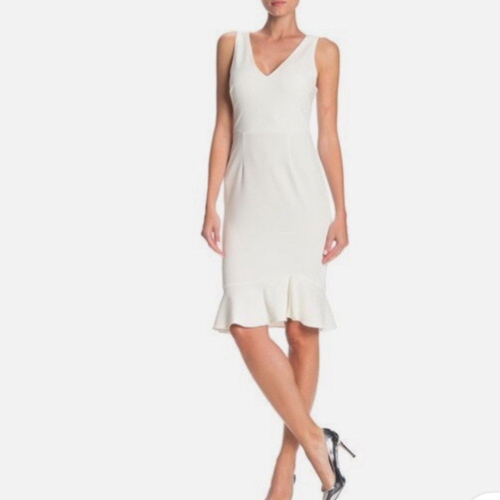 NWT BETSEY JOHNSON WHITE V-NECK RUFFLED HEM SLEEVELESS DRESS SIZE 14